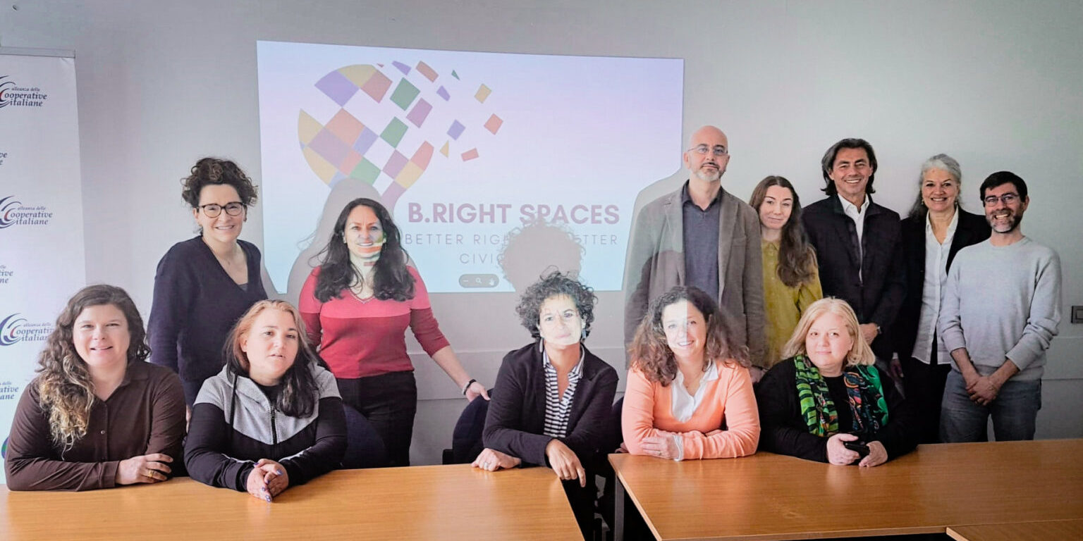 La subdirectora general de Treball en la Diversitat i les Economies Comunitàries de la Generalitat, Isabel Garcia, i la cap de Servei de Foment de Programes Laborals de Treball en la Diversitat i de les Economies Comunitàries, Elva Beltran han participat en la trobada del projecte B.Right Spaces a Brussel·les.